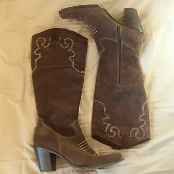 Via Spiga Shoes - ⬇️Via Spiga|FINAL PRICE! Brown Suede Cowgirl Boots